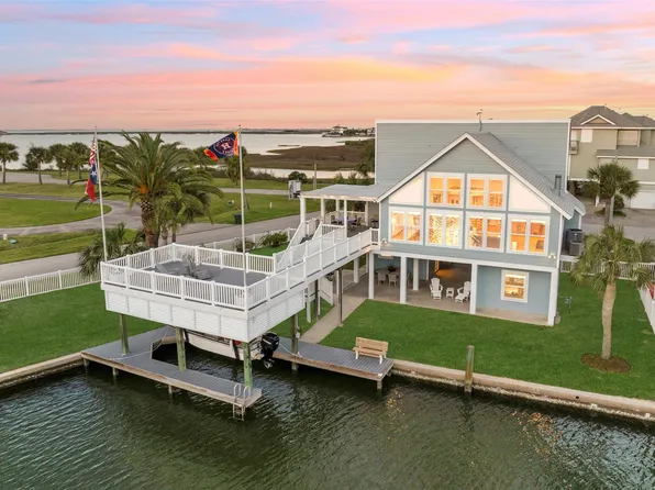 3401 Jolly Roger Cir, Galveston, TX 77554