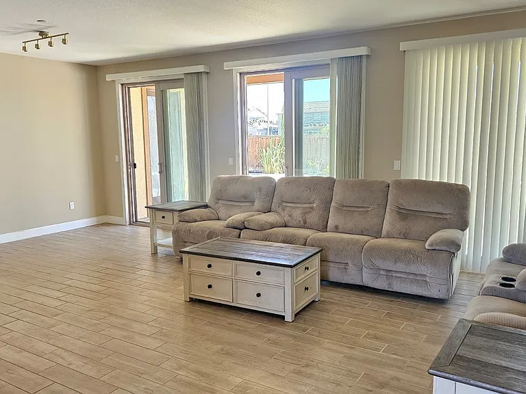 1426 Como Dr — Photo 3