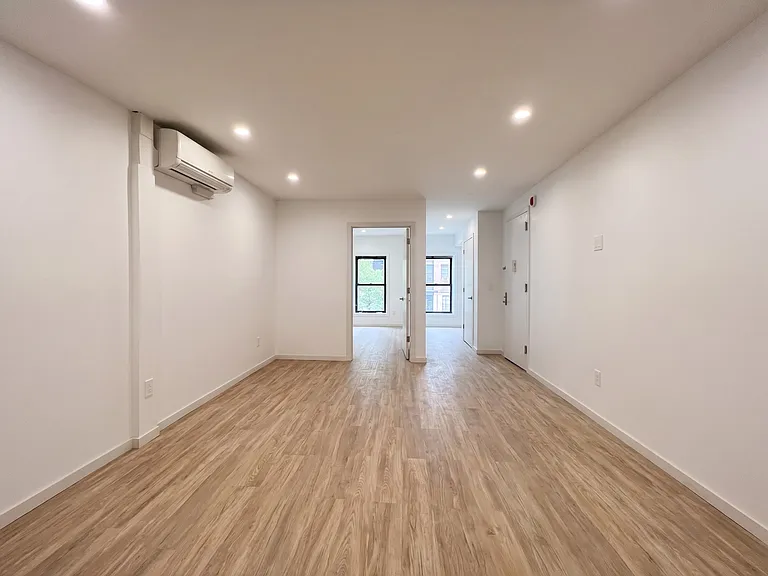 154 E 39th St #3 — Photo 1
