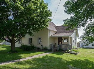 122 S Main Ave, Alburnett, IA 52202
