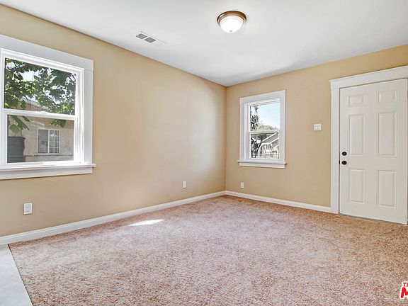 4th image of 969 W 14th St