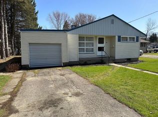 105 Walnut St #4, Warren, PA 16365