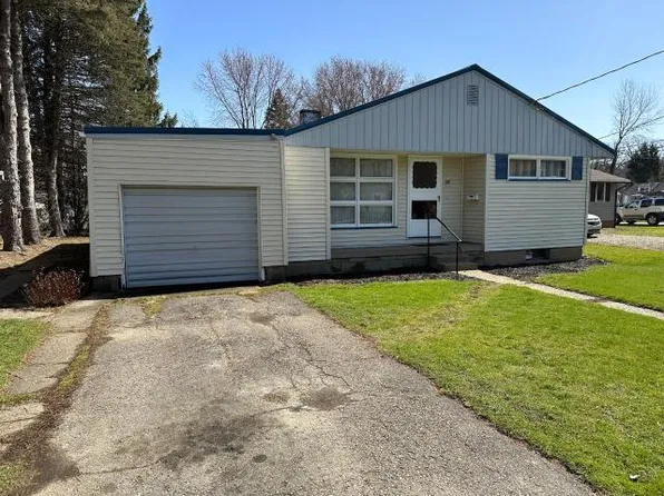 105 Walnut St #4, Warren, PA 16365