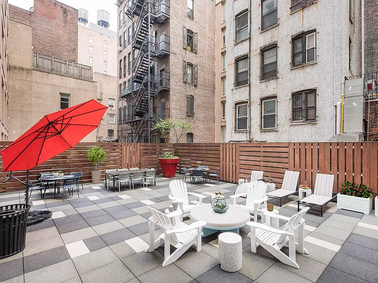 37 W 21st St #501 — Photo 9