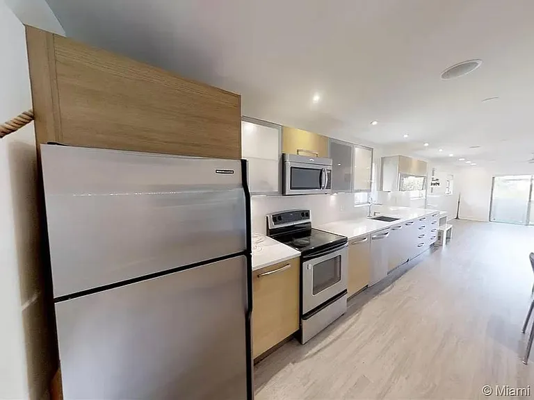 855 Euclid Ave #208 — Photo 8