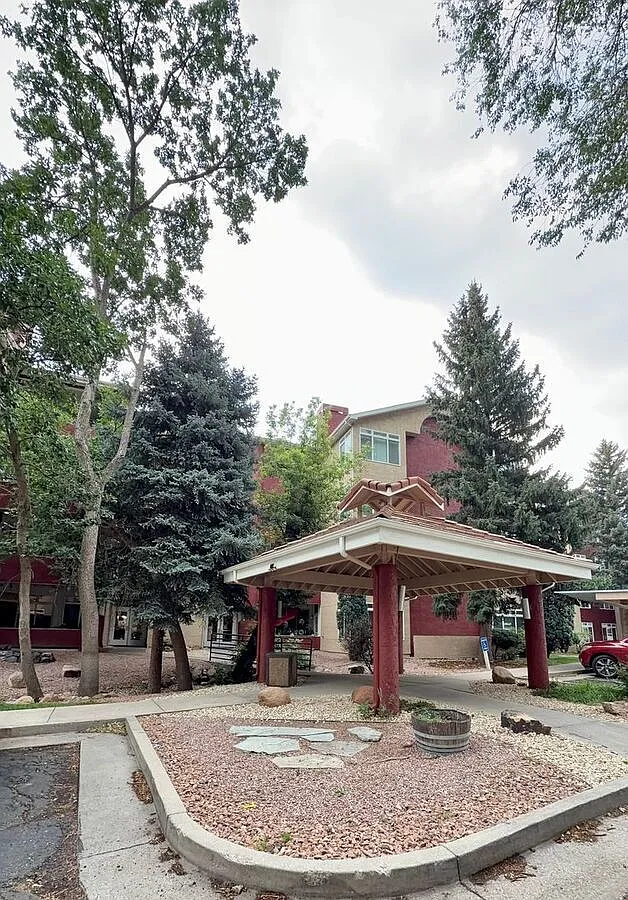 Beautifully Updated 2bd/2ba Condo, August Free If You Apply Now! — Photo 1