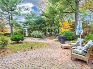 9 Chatham Ter, Clifton, NJ 07013