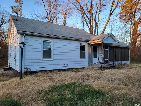 304 Playport Rd, Carbondale, IL 62901