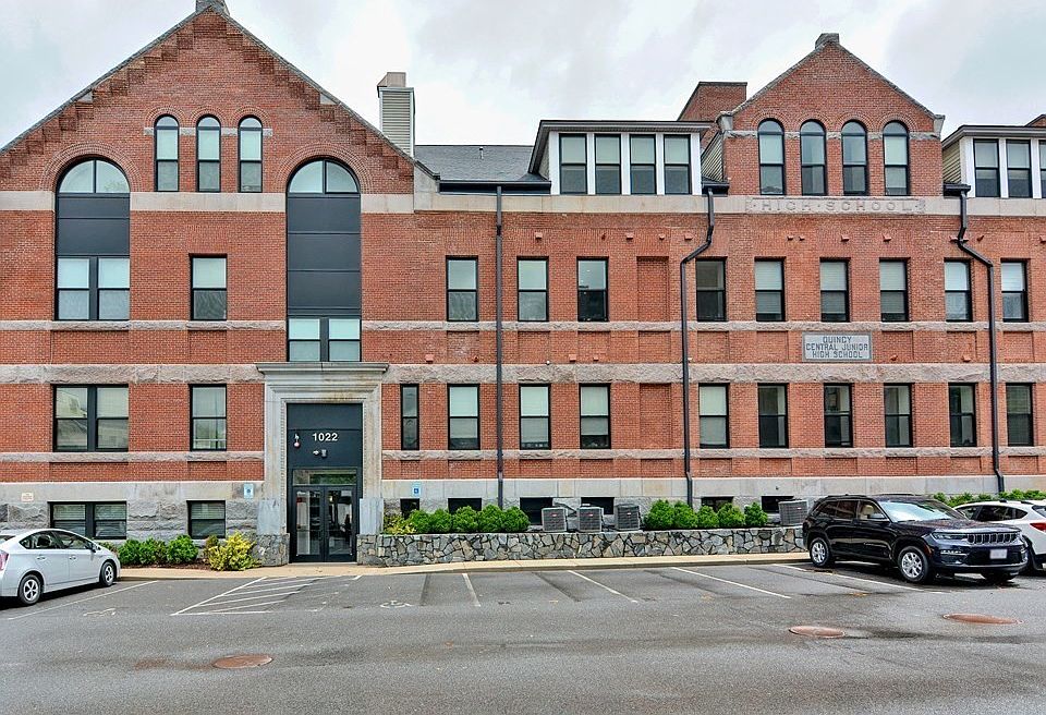1st image of 1022 Hancock St #213