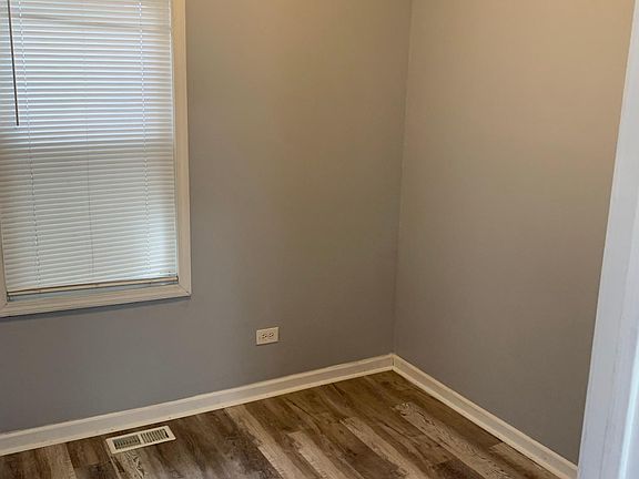 5th image of 8255 S Commercial Ave APT 1R