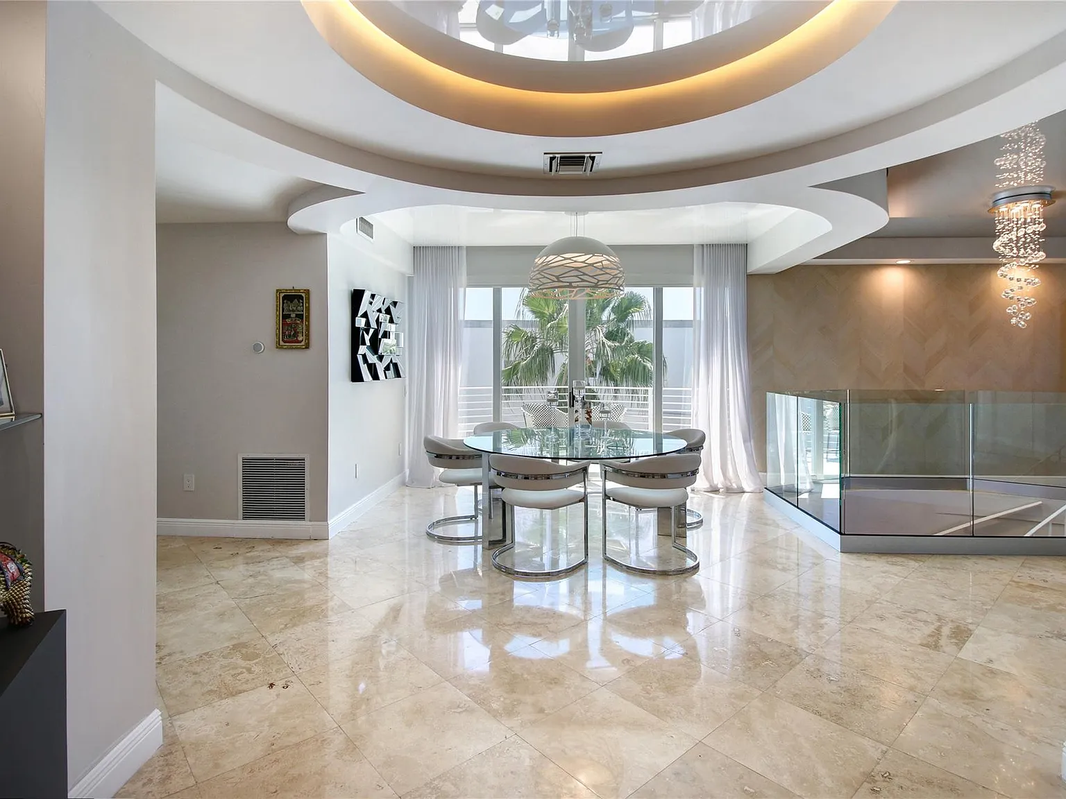 4 bed, 4.5 bath, 4445 sqft, $11,000 — Photo 2