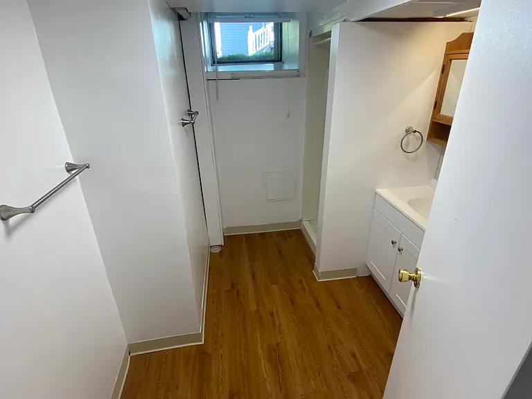 1 N Summit St #4 — Photo 9