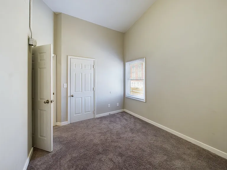 Kensington Apartments — Photo 13