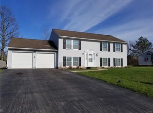 7800 Anadale Ln, Liverpool, NY 13090