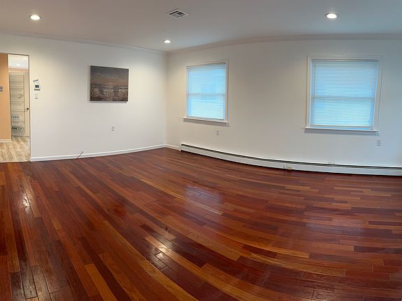 3rd image of 12 Valencia St