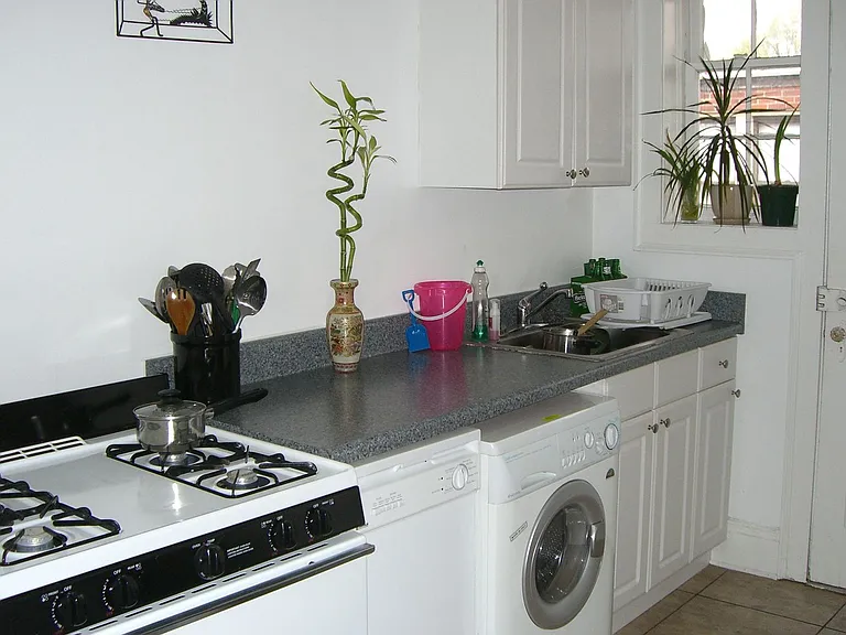 349 W Bute St — Photo 2