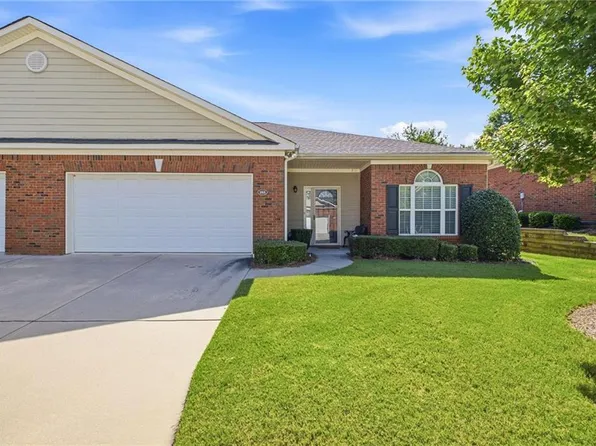 188 Senior Cir, Gainesville, GA 30501