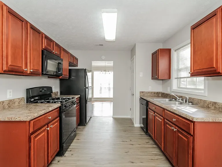 2526 Riverwood Spg — Photo 8