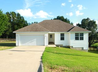 198 Crestwood Dr, Marshfield, MO 65706