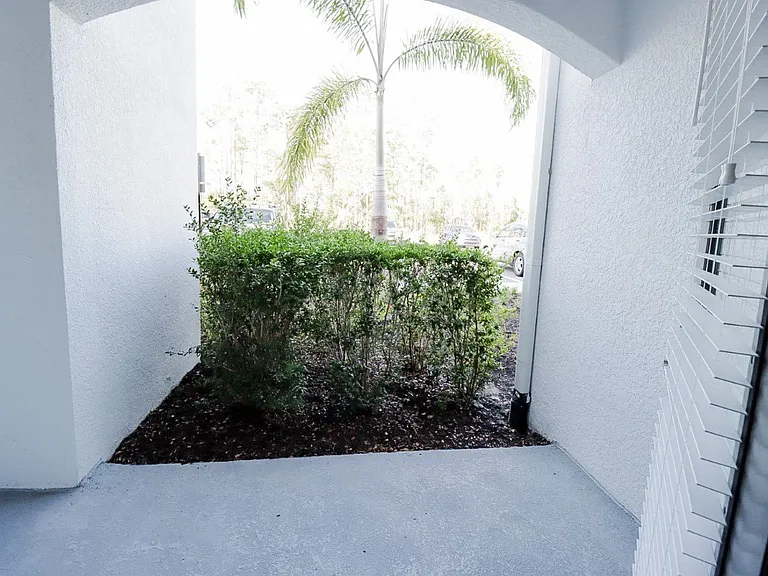 The Crest at Naples — Photo 36