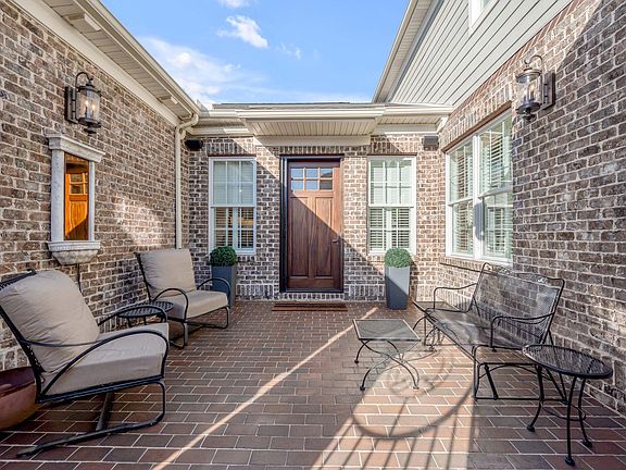 3rd image of 3420 Country Club Dr