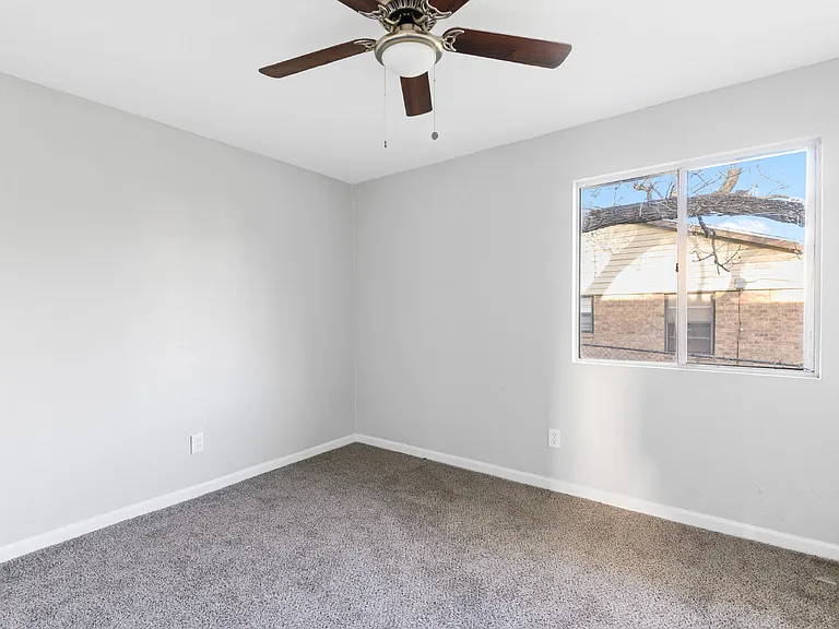986 Dewalt St — Photo 6