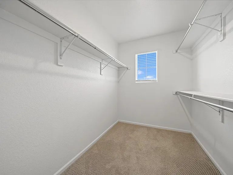 470 Hyde Park Cir — Photo 12