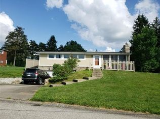 2 Donna Dr, Irwin, PA 15642