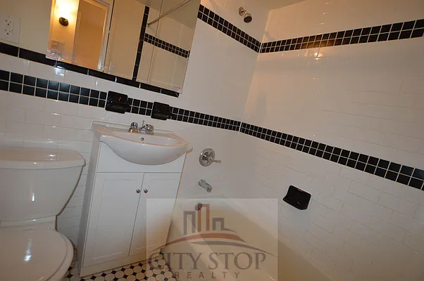 Rented by City Stop Realty | media 16