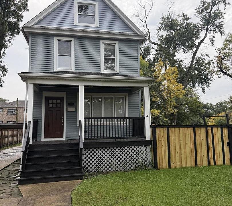 1st image of 1837 W 104th St