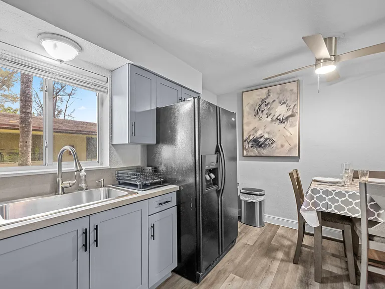 1208 NE 5th Ave #1 — Photo 10