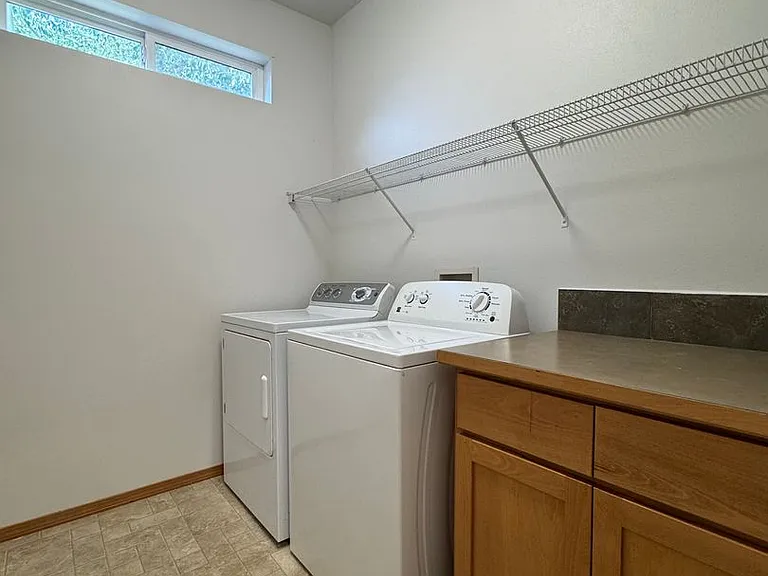 2210 N Clearview Dr — Photo 20