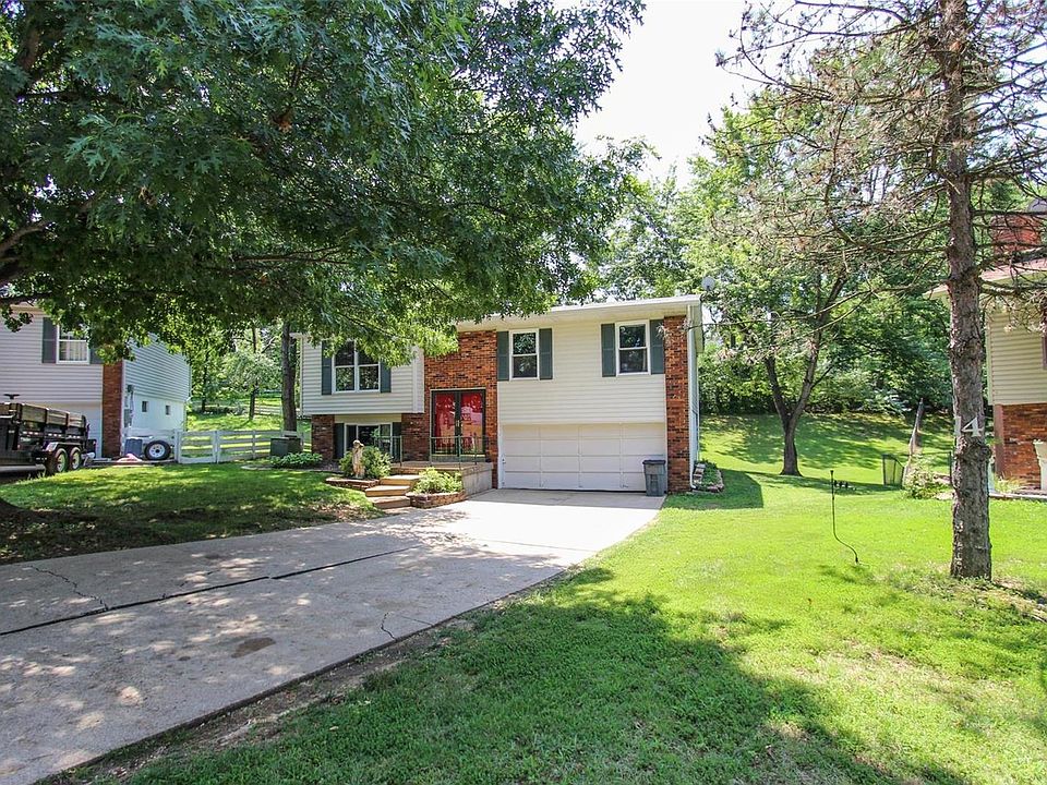 1st image of 12 Golden Oak Ct