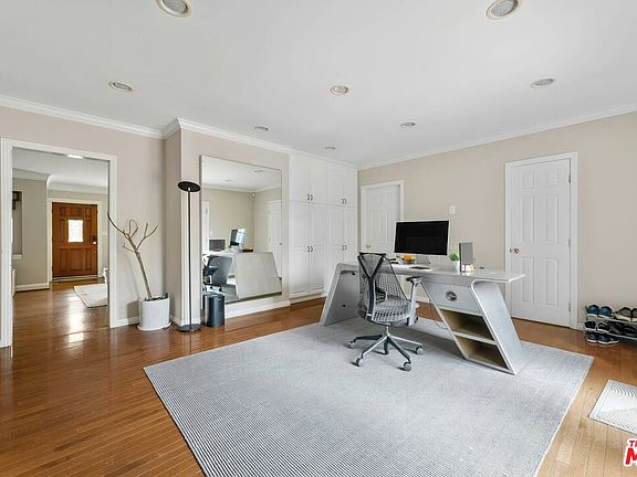 5th image of 3014 Urban Ave