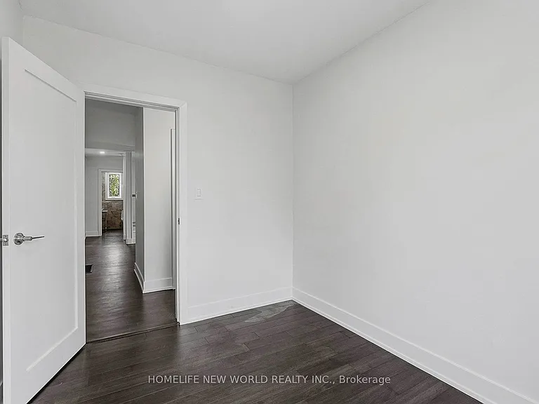 1842 Dundas St E — Photo 18