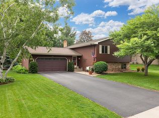 1100 Grandview Dr, Hudson, WI 54016