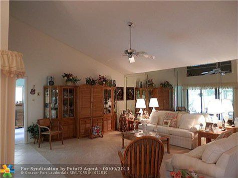3rd image of 636 Hollows Cir