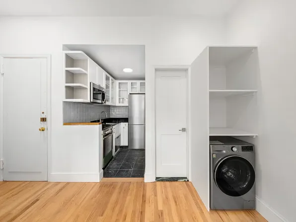 130 West 80th Street image 2 of 7