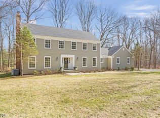 2 Cross Way, Mendham, NJ 07945