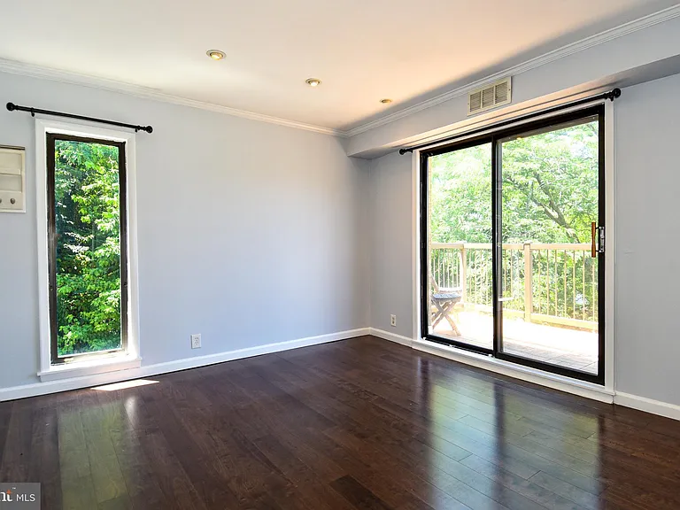 308 Forbes St #I — Photo 11