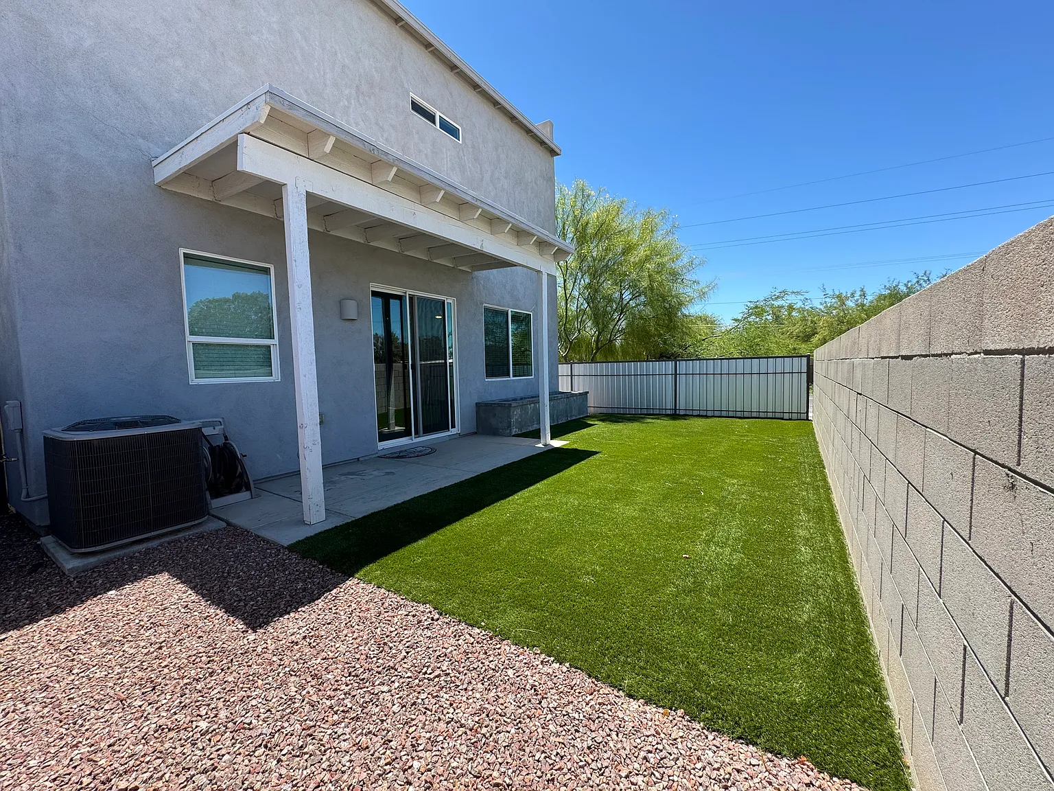 3 bed, 2.5 bath, 1500 sqft, $2,100 — Photo 2