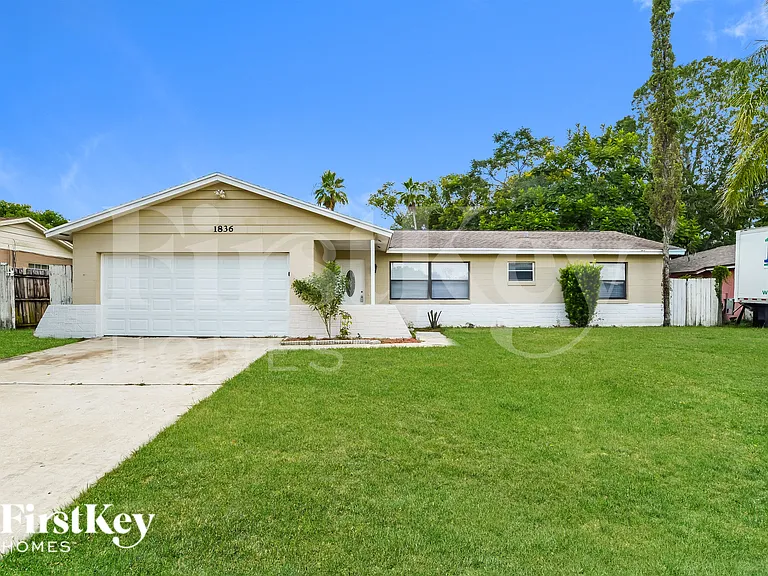 1836 Columbine Dr — Photo 1