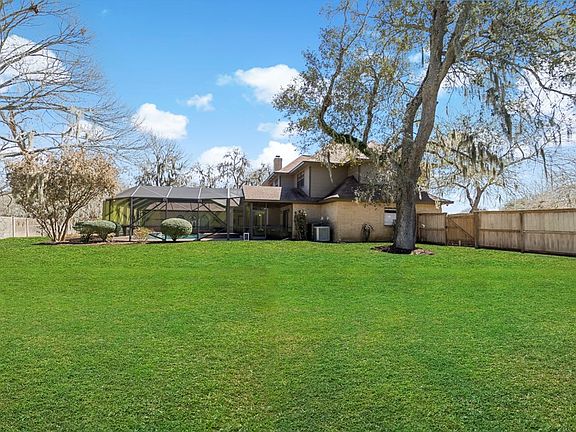 3rd image of 59 Chesswood Ct