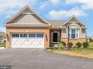 135 Woodhaven Dr, Gettysburg, PA 17325