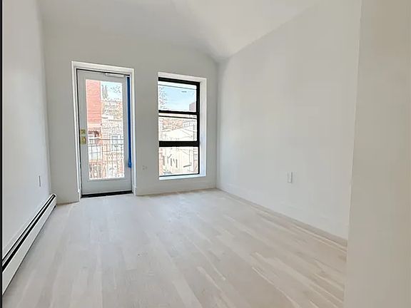 5th image of 942 51st St #2P