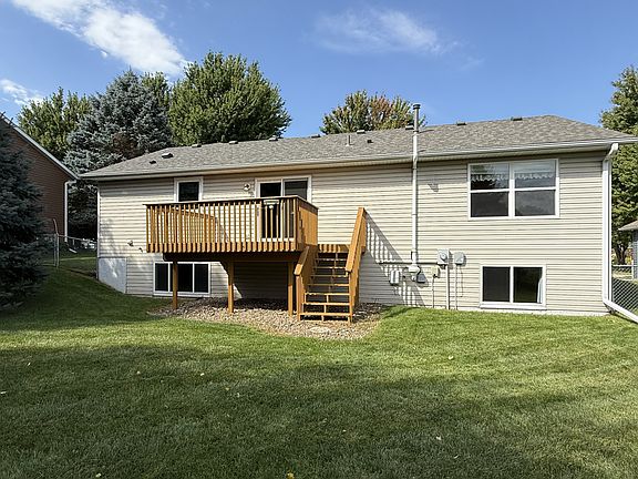 4th image of 600 13th Ave NW