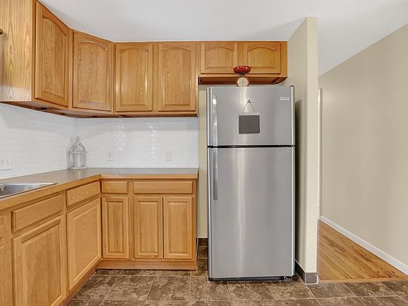 3rd image of 70 Quentin Rd