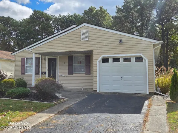 71 Chesterfield Lane, Toms River, NJ 08757