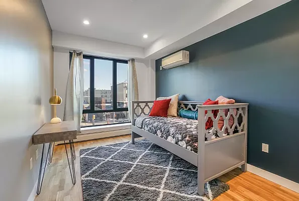 Rented by Bond New York | media 31