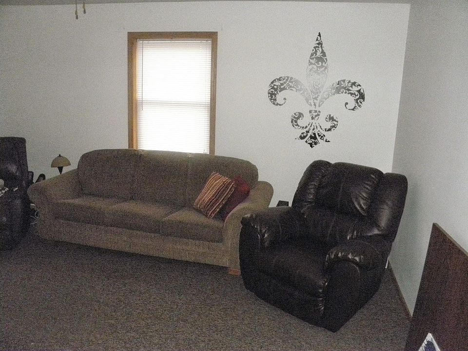 2nd image of 1112 S Jefferson St APT 2